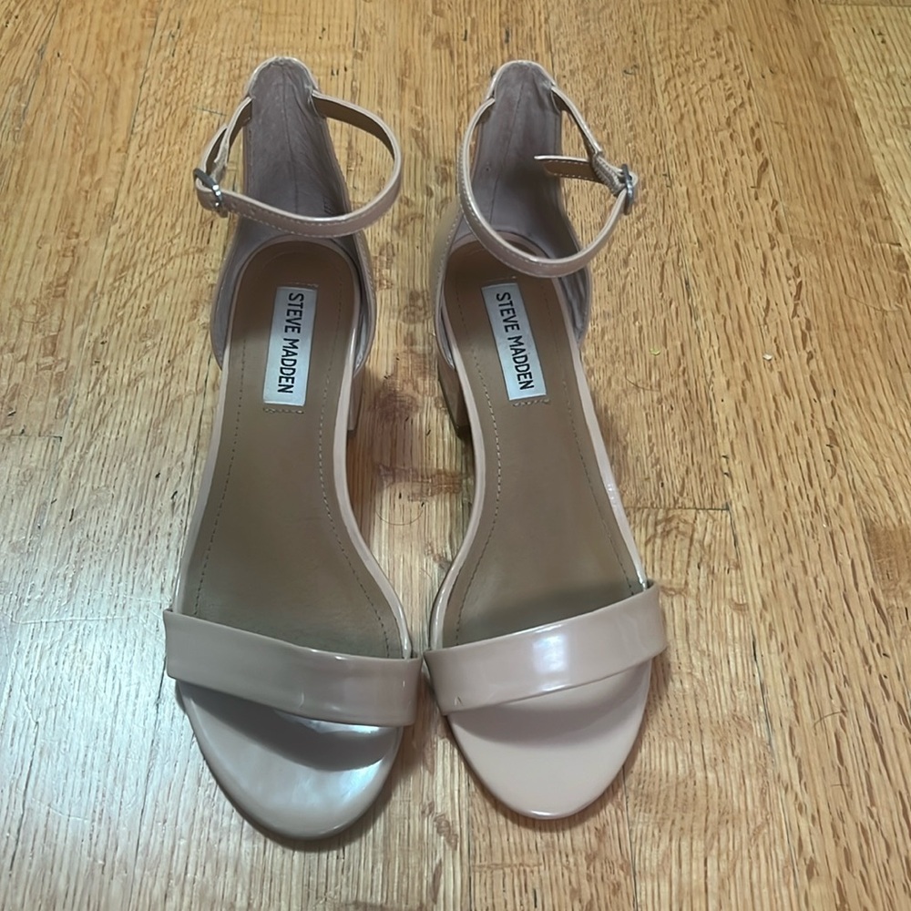 Steve Madden 7.5 W beige / neutral strappy heels